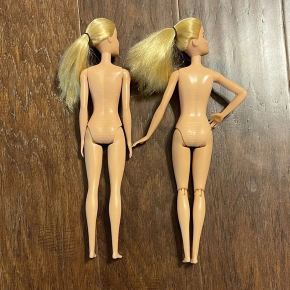 Two Barbie Dolls Millie Blonde Left Side Part Flat Feet Bent Right Arm 2015 - Picture 5 of 8